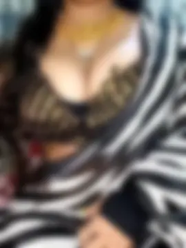 Ila, 28