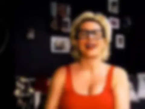 Makenzie, 42