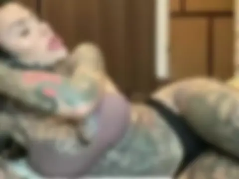 Miriam, 26