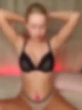 Vanessa, 32