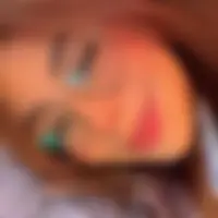 Lesly, 26