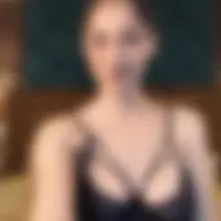 Sofia, 32