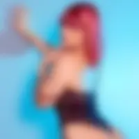 Rosa, 33