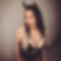 Lucia, 33